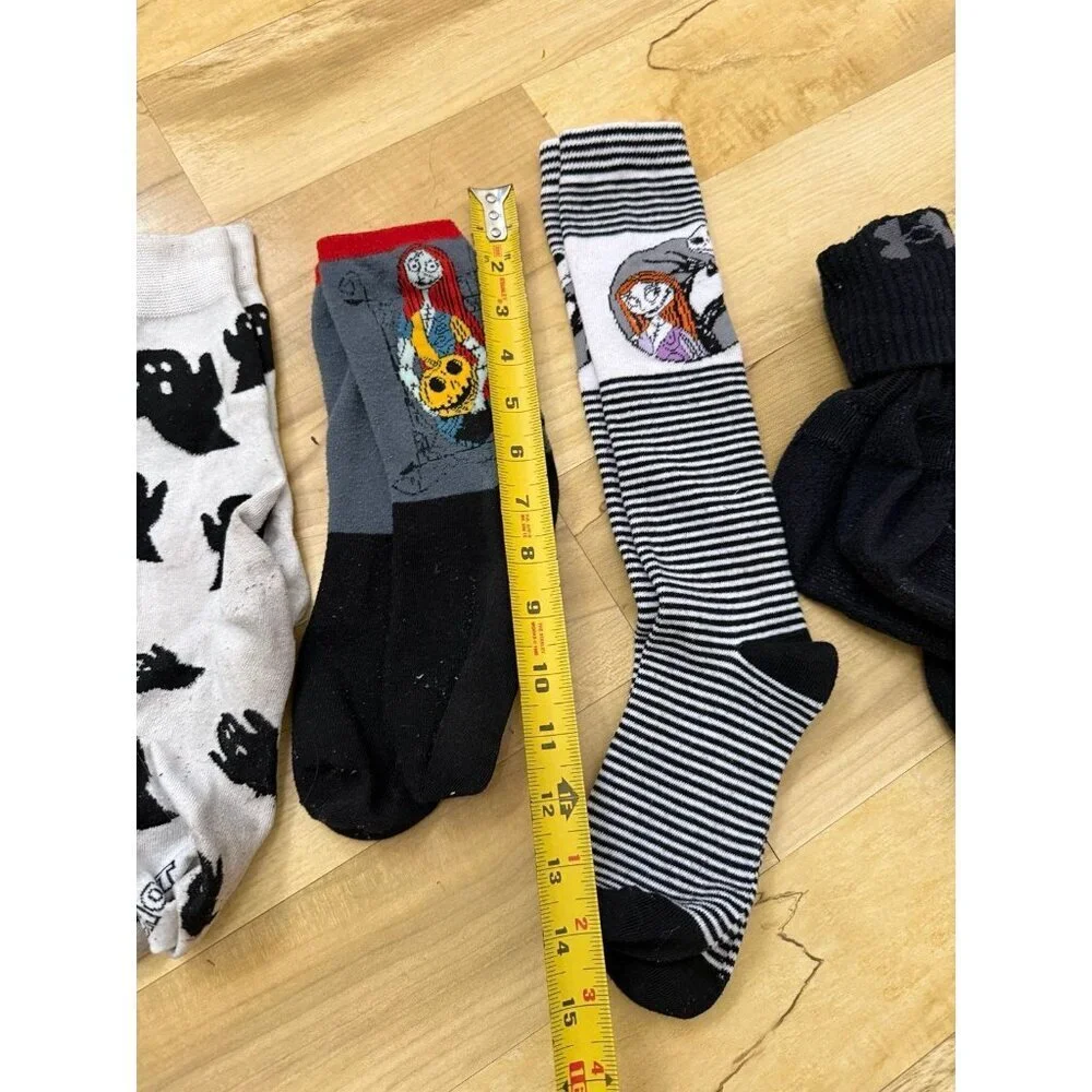 lot of seven women’s Halloween crew socks